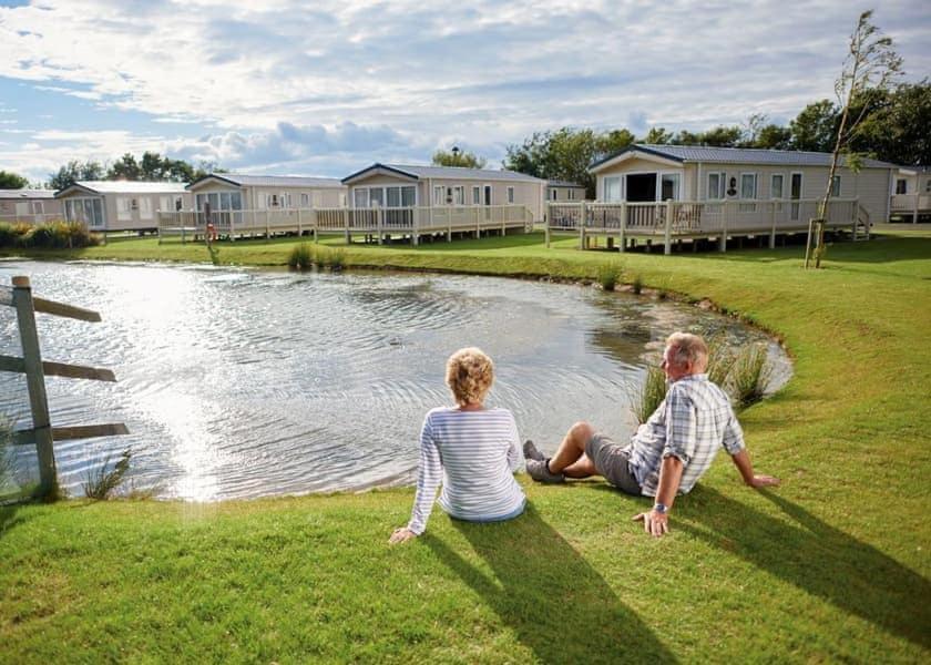 Blue Dolphin Holiday Park Gristhorpe Exterior photo