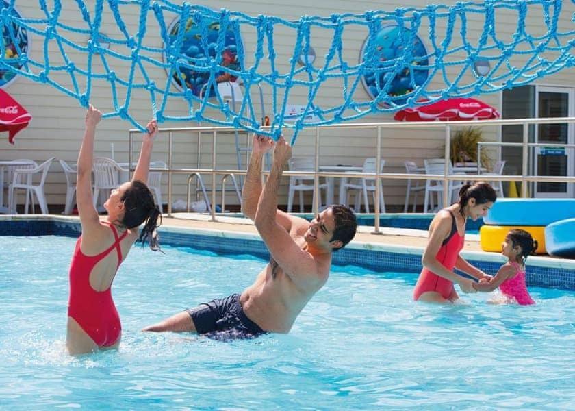 Blue Dolphin Holiday Park Gristhorpe Exterior photo